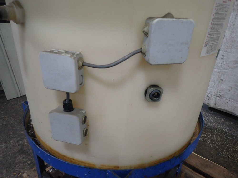 Chem-tainer Poly Tank