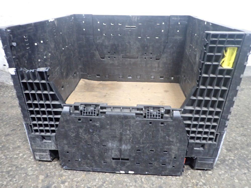 Cooper Standard Collapsible Plastic Crate