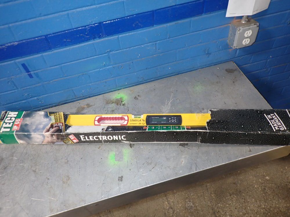 Stabila Electronic Leveler