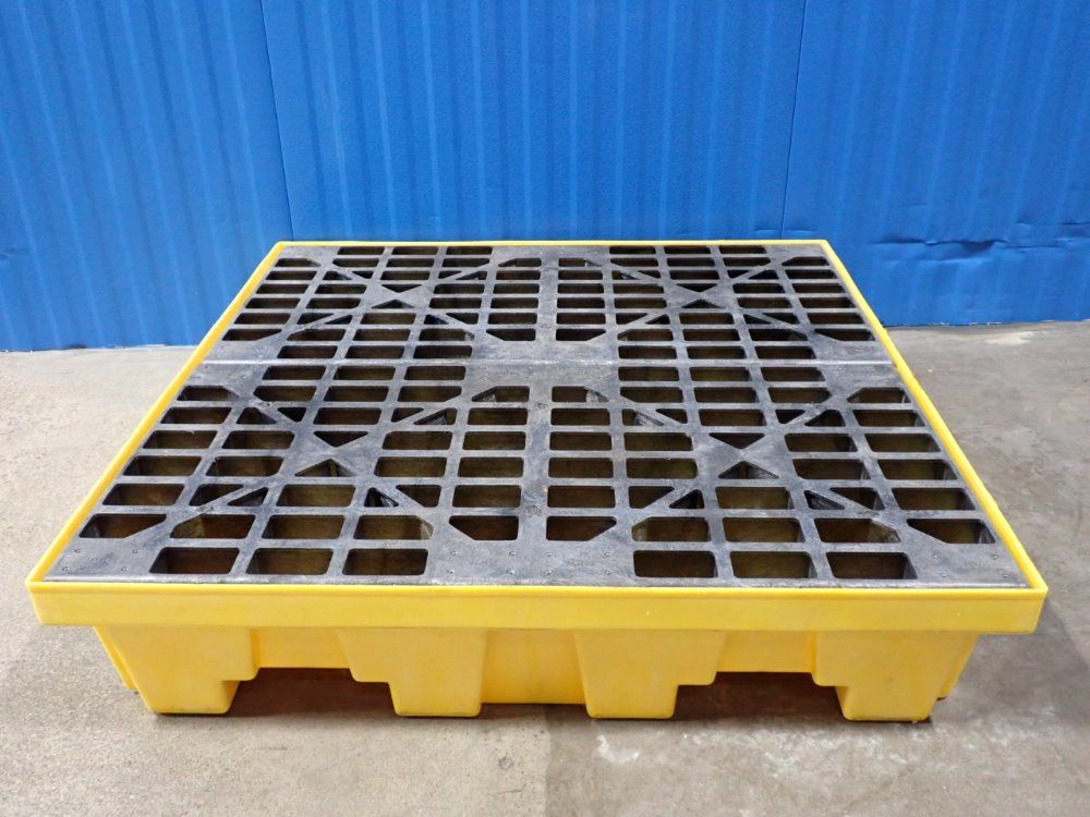 Uline 48"x48"x10" Spill Containment Pallet - H-4035-ng