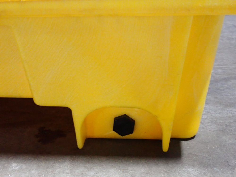 Uline 48"x48"x10" Spill Containment Pallet - H-4035-ng