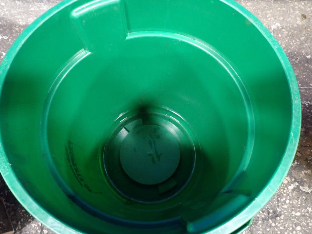 Pro Source Trash Can