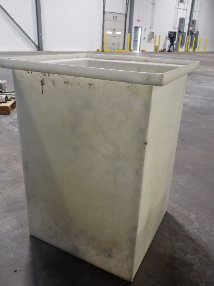 Chemtainer 90 Gal Tank