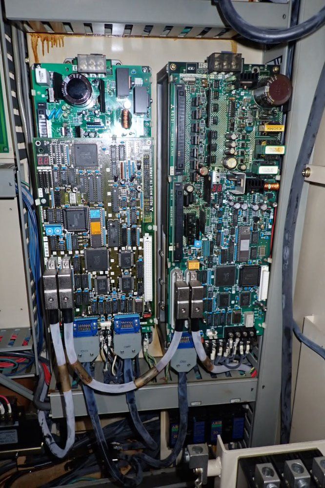 Okk 16" X 28 1/2" Pcv-40 Cnc Vmc - Pcv-40