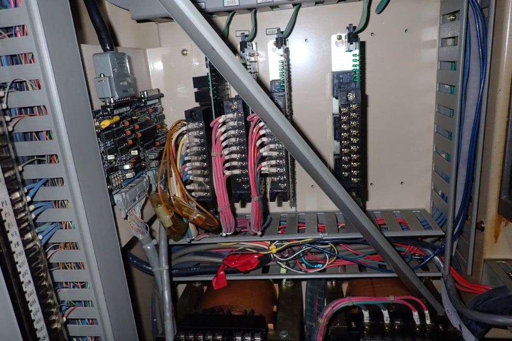 Okk 16" X 28 1/2" Pcv-40 Cnc Vmc - Pcv-40