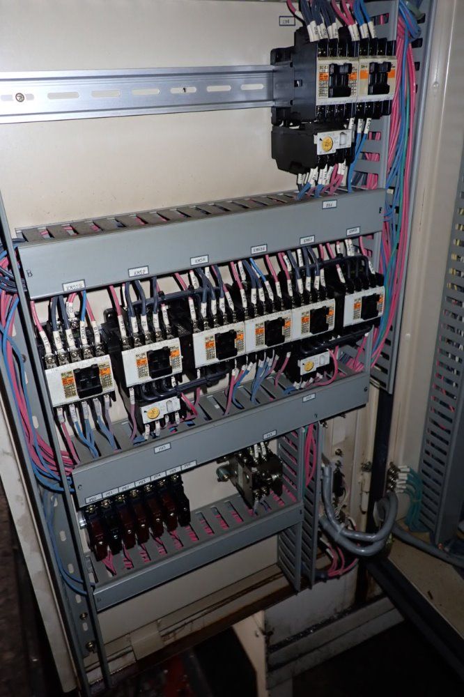 Okk 16" X 28 1/2" Pcv-40 Cnc Vmc - Pcv-40