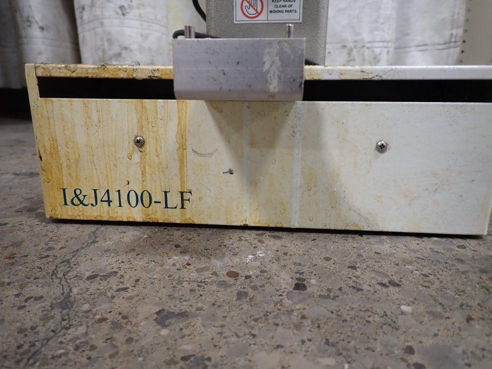 I  J Fisnar Inc Dispensing Robot