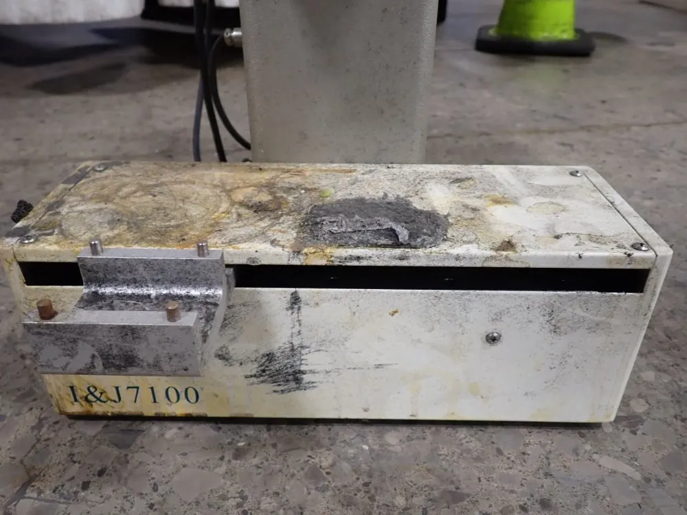 I & J Fisnar Inc Dispensing Robot