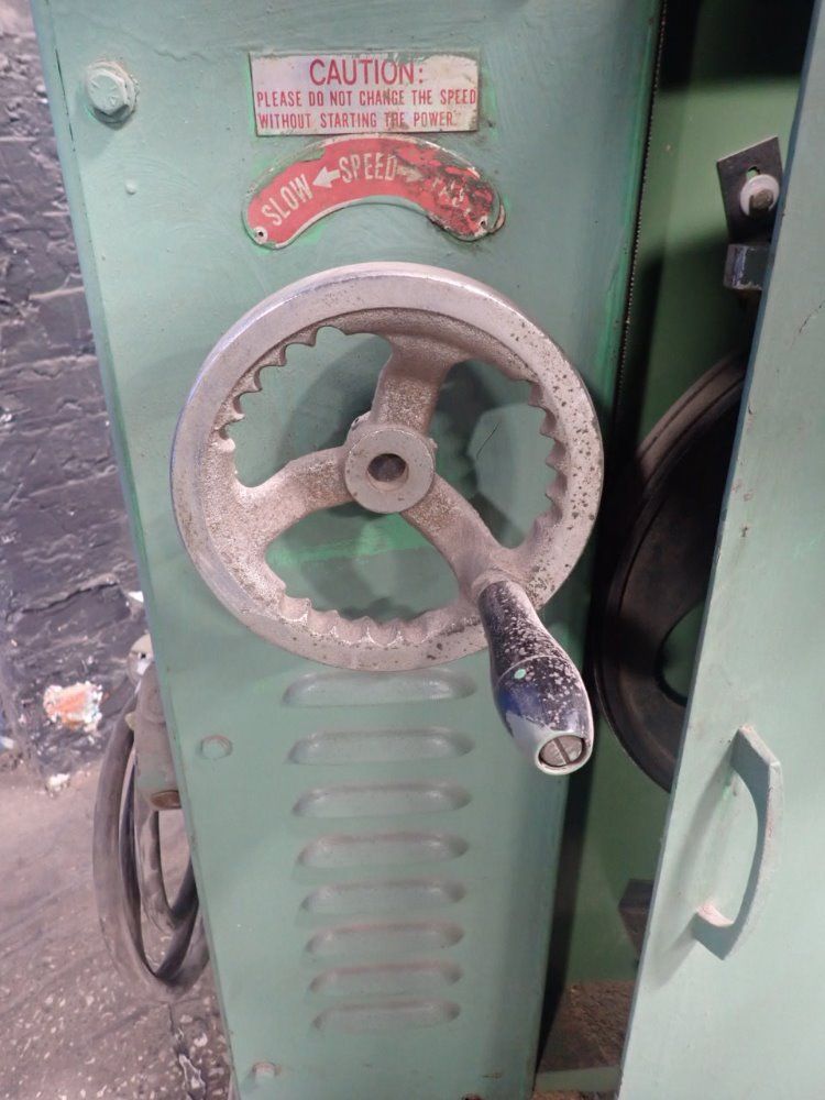 Annealing Vertical Band Saw