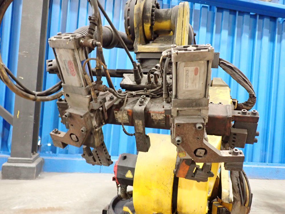 Fanuc R-2000ia/165f Robot - R-2000ia/165f