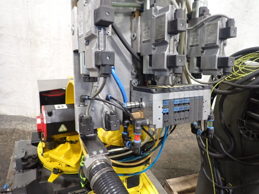Fanuc R-2000i/165f Robot - R-2000i/165f