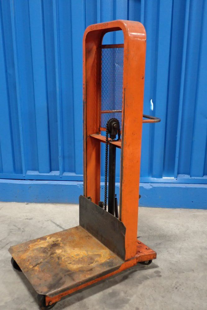 Presto 1000# Hydraulic Lift Truck - M-152-1