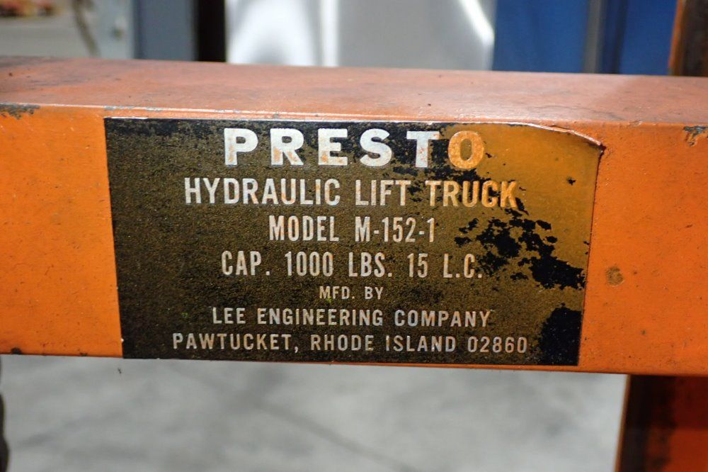 Presto 1000# Hydraulic Lift Truck - M-152-1