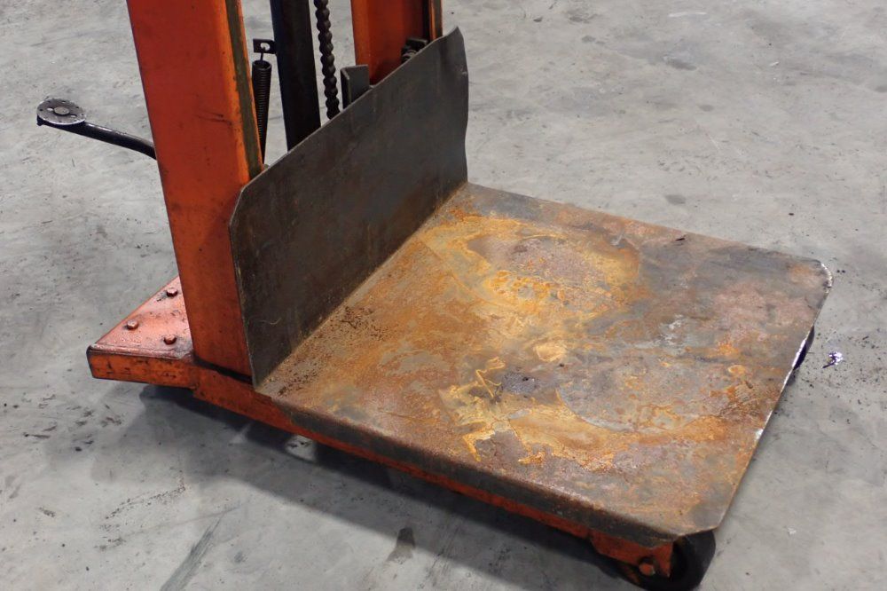 Presto 1000# Hydraulic Lift Truck - M-152-1