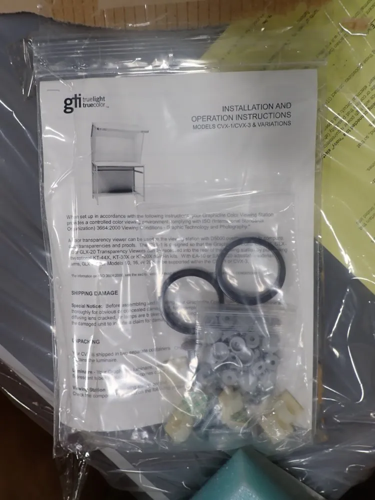 Luminaire Color Viewing Station