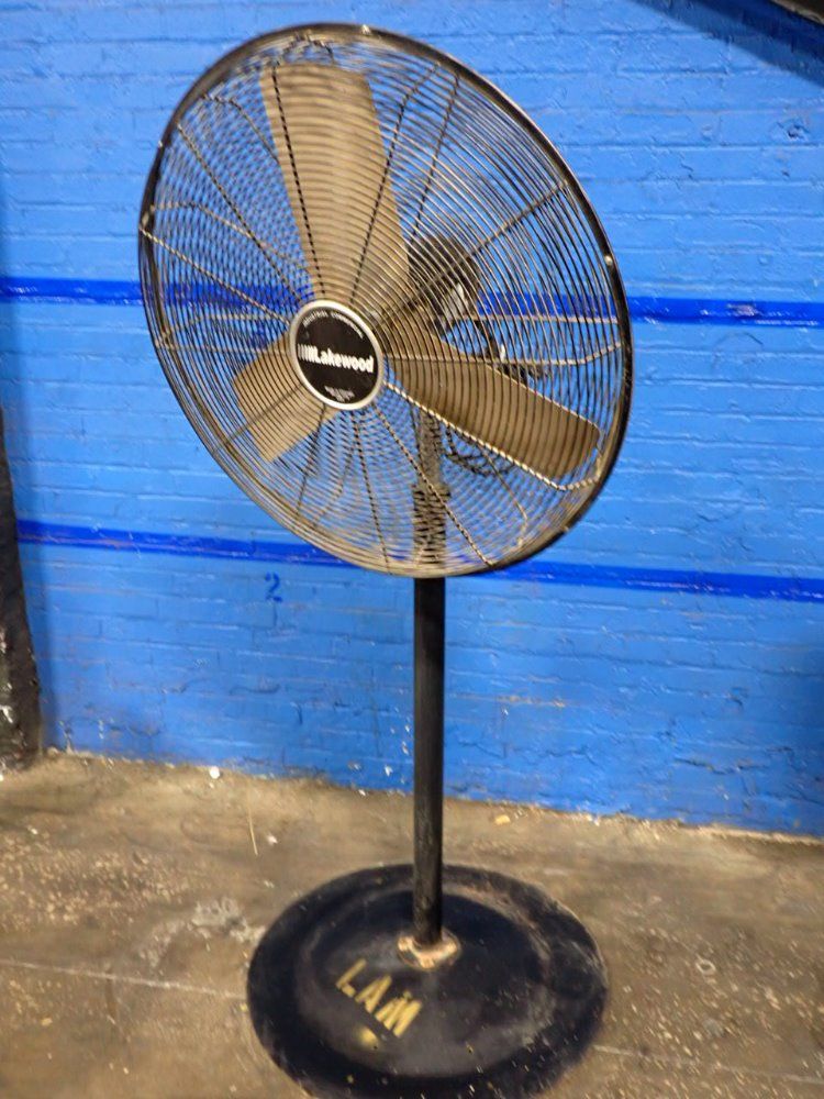Lakewood Pedestal Fan