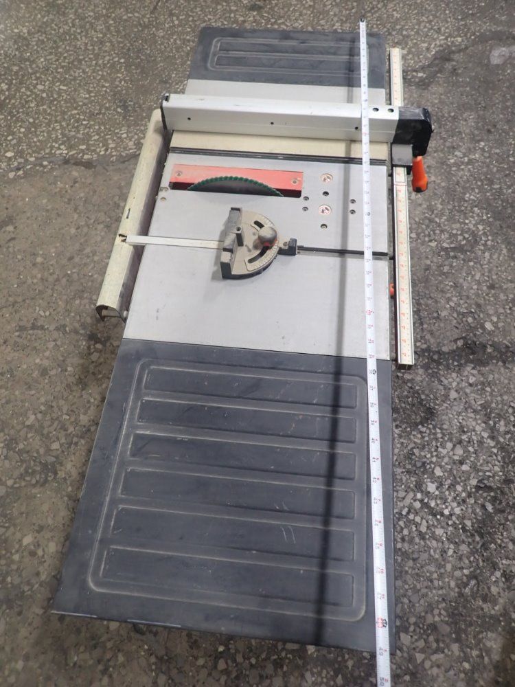 Black & Decker Table Saw