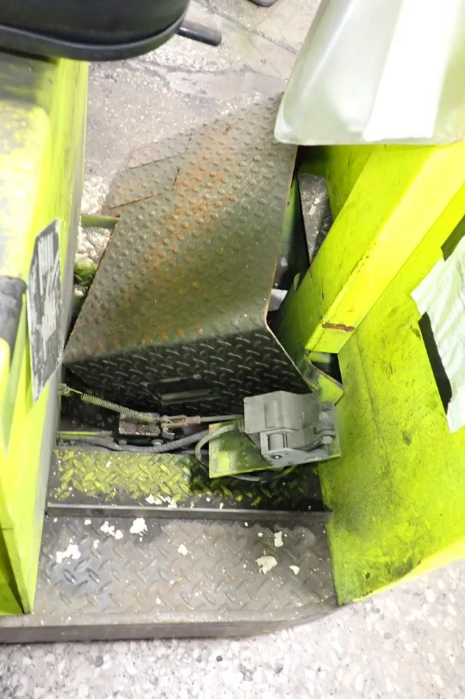 Clark 725 Lbs Tow Tractor - Ctt-3