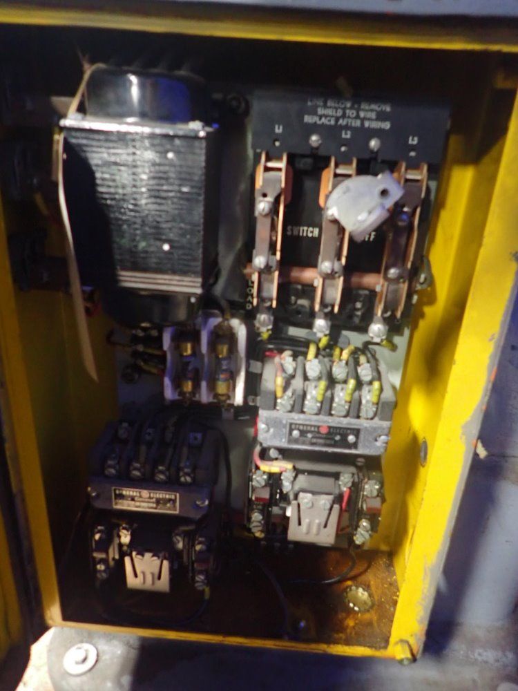 Brown & Sharpe 6" X 26" Surface Grinder - 2l