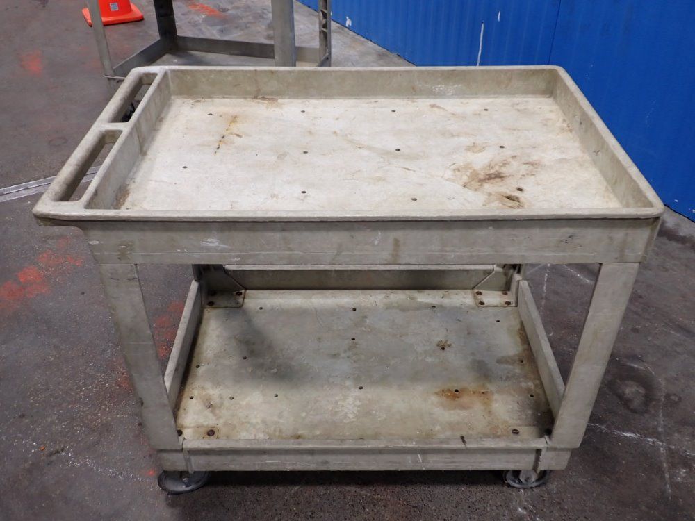 Rubbermaid 36" X24" X33" Cart