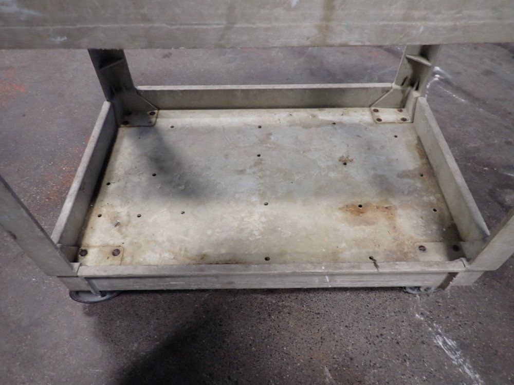 Rubbermaid 36" X24" X33" Cart