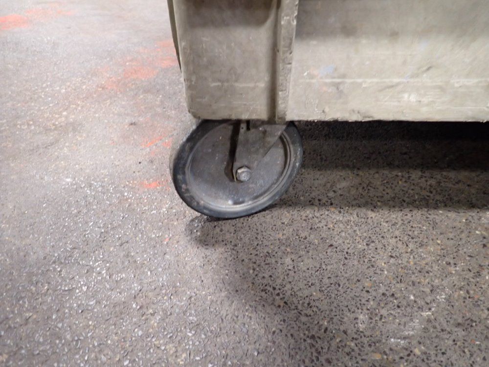 Rubbermaid 36" X24" X33" Cart