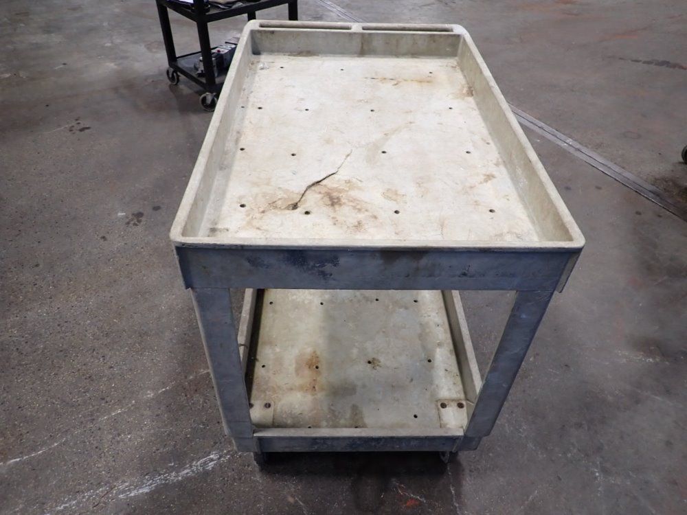 Rubbermaid 36" X24" X33" Cart