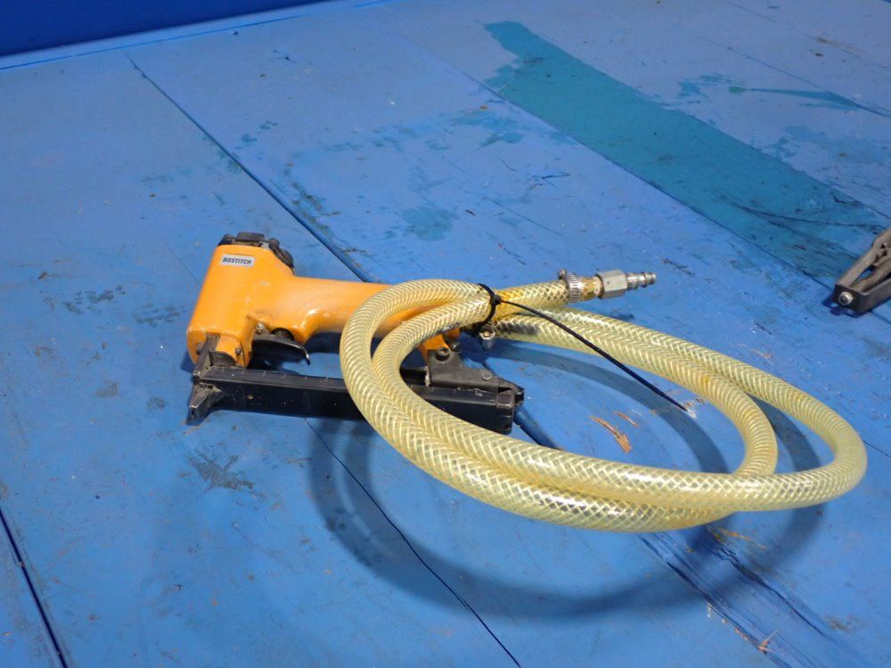 Bostitch Pneumatic Stapler - Tu20