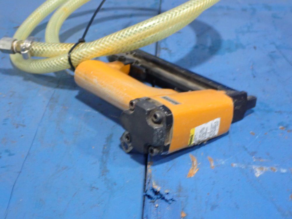 Bostitch Pneumatic Stapler - Tu20