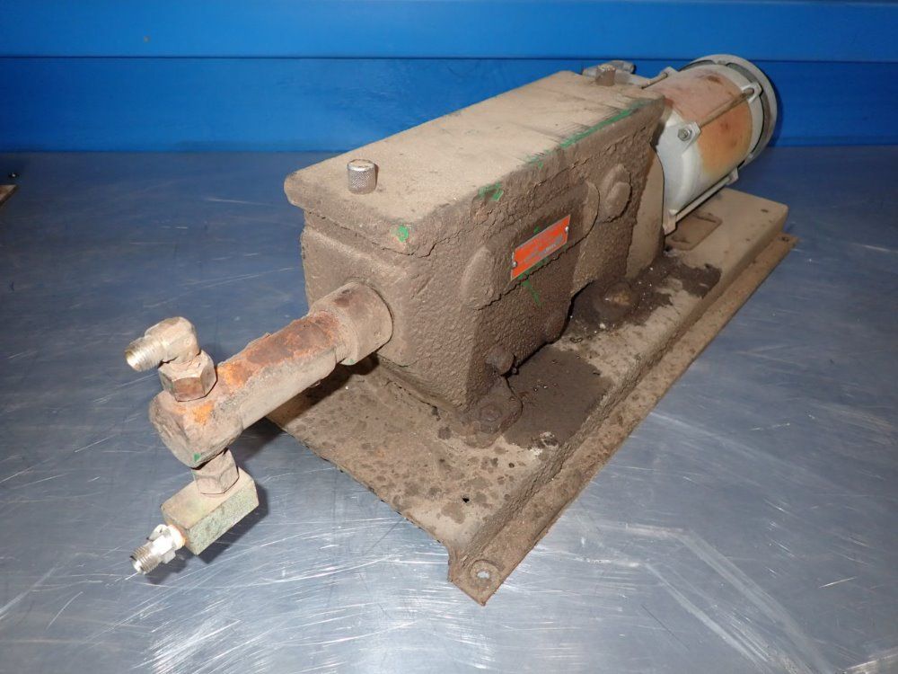 Western Chemical Pumps 3.5-35 Injections Per Minute/16oz-22gal/day Chemical Injection Pump And Motor - Type Ma