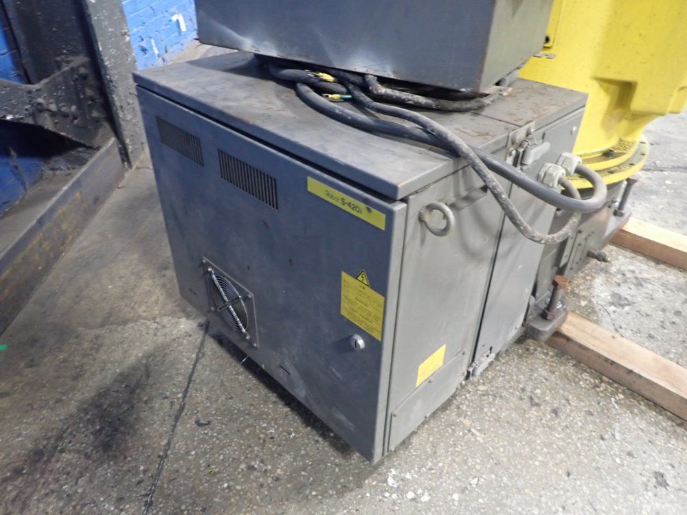 Fanuc S-420if Robot - S-420if