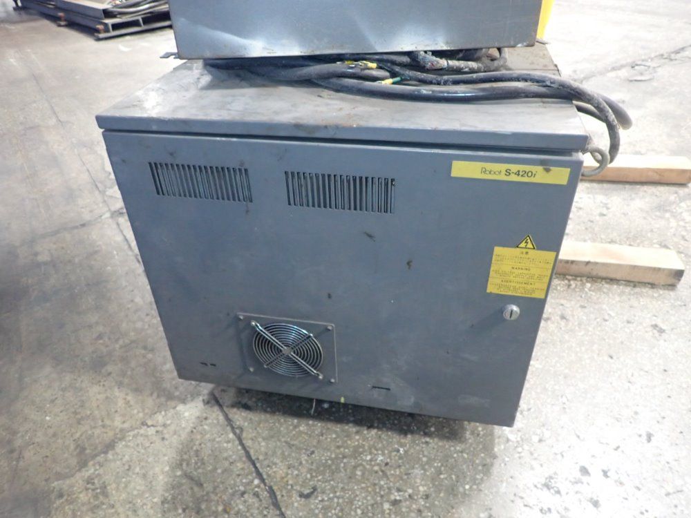 Fanuc S-420if Robot - S-420if