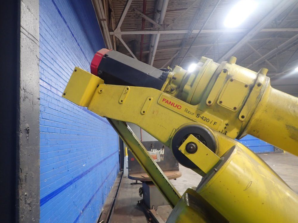 Fanuc S-420if Robot - S-420if