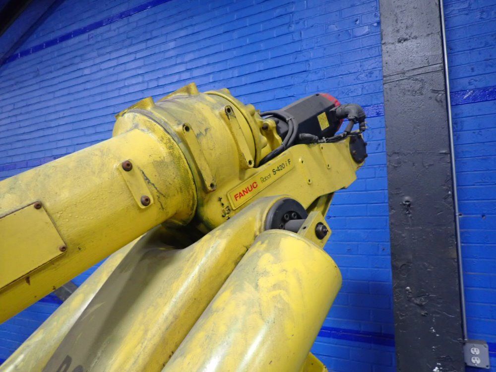 Fanuc S-420if Robot - S-420if