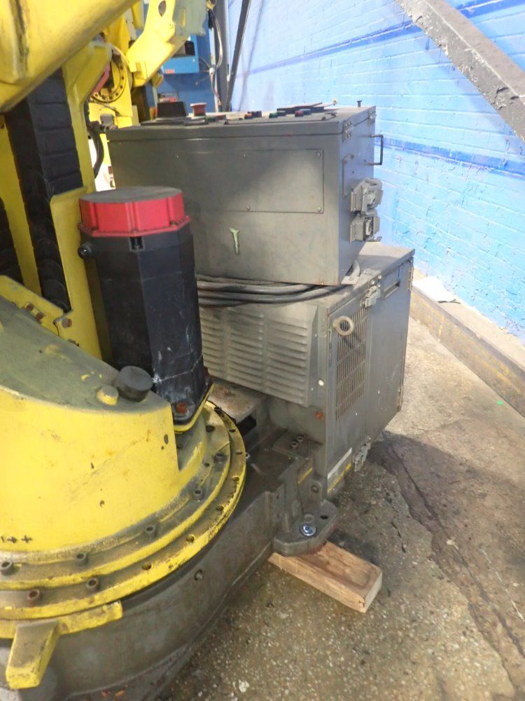 Fanuc S-420if Robot - S-420if