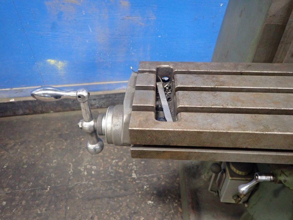 First 9" X 42" Lc-1 1/2 Vs Vertical Mill - Lc-1 1/2 Vs