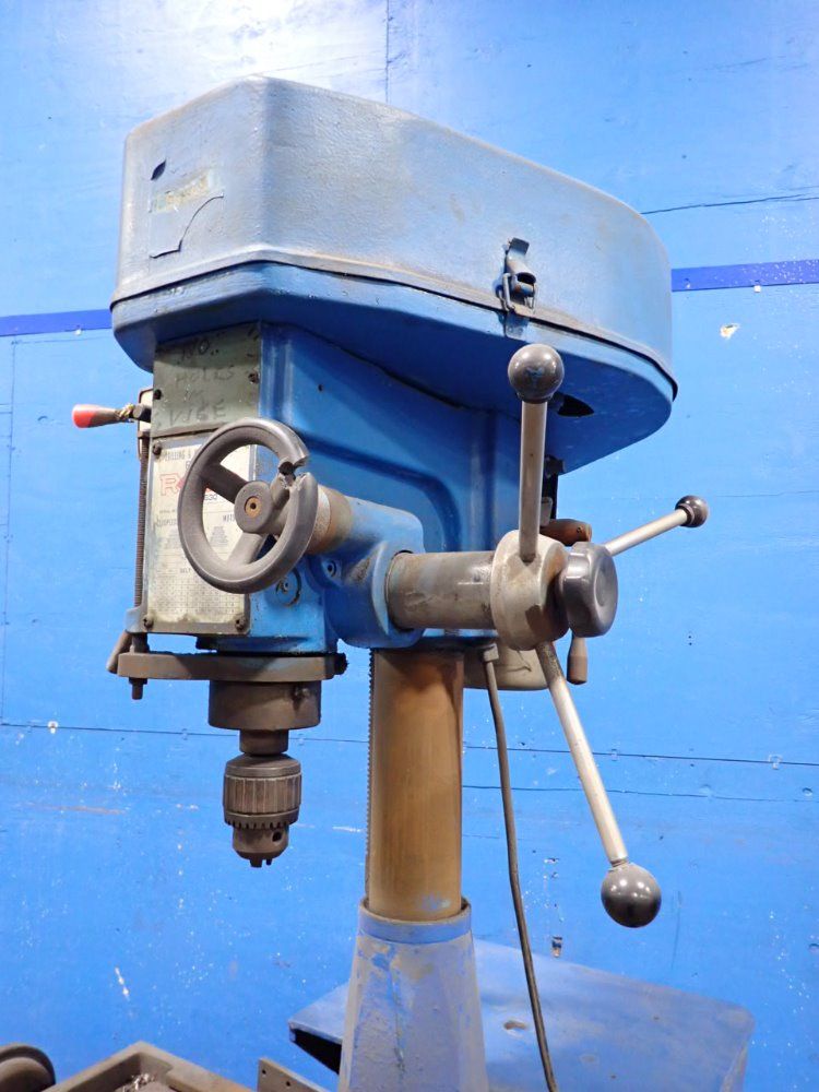 Rutland 23 1/2" X 9" Rf-30 Vertical Mill - Rf-30