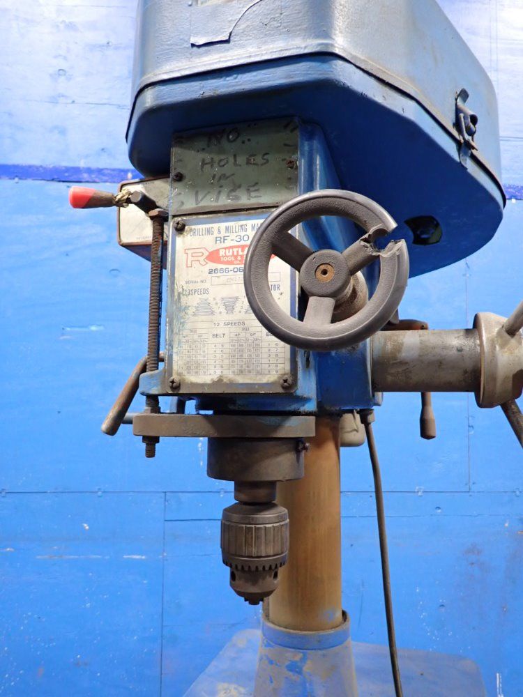 Rutland 23 1/2" X 9" Rf-30 Vertical Mill - Rf-30