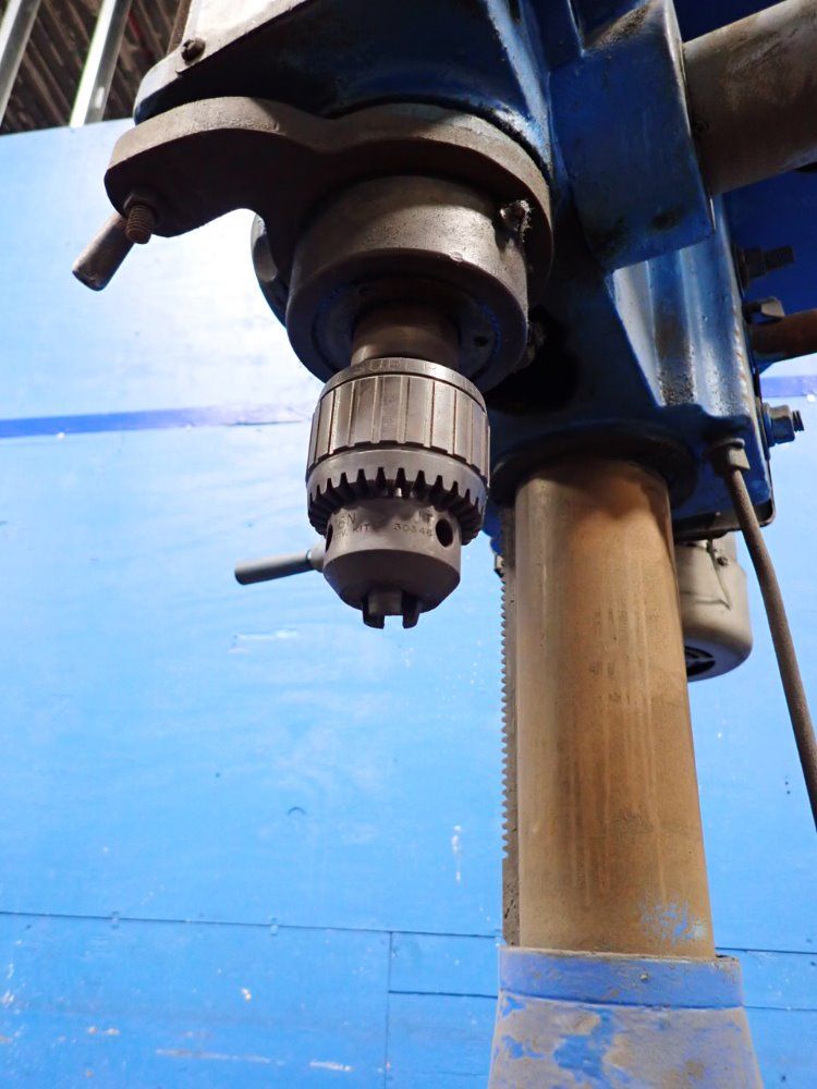 Rutland 23 1/2" X 9" Rf-30 Vertical Mill - Rf-30