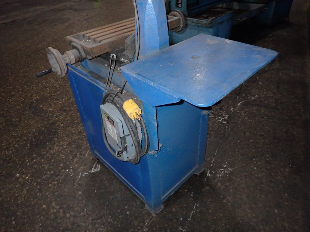 Rutland 23 1/2" X 9" Rf-30 Vertical Mill - Rf-30