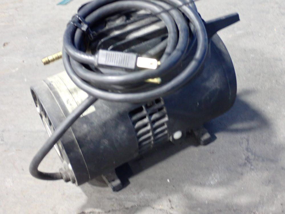 Thomas Ind. Vacuum Pump - 90saa18-146a