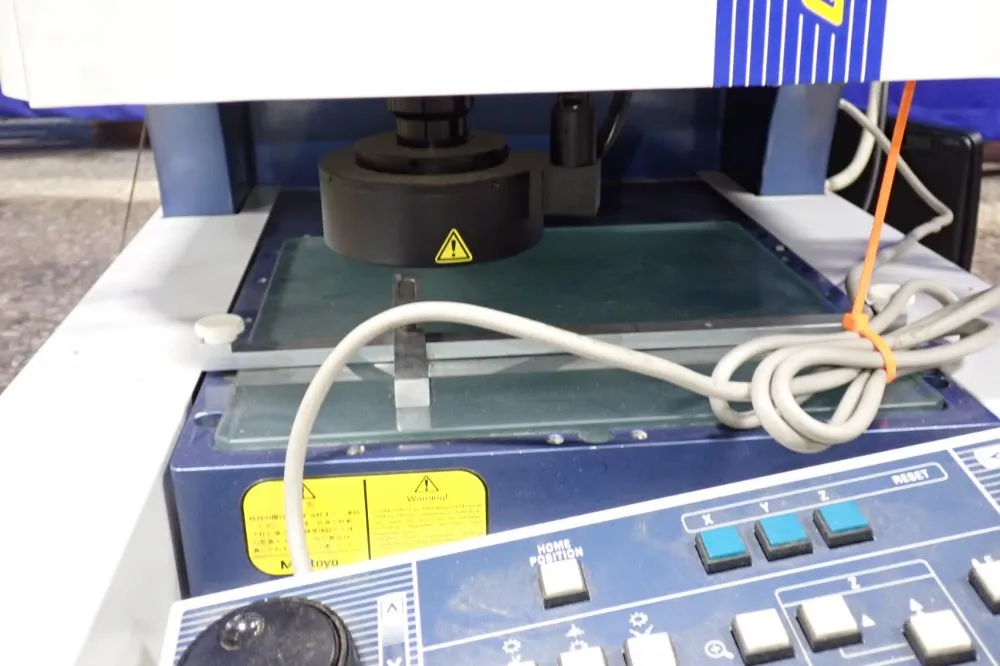 Mitutoyo Quickscope/qs2002 Vision Measuring Machine - Quickscope/qs2002