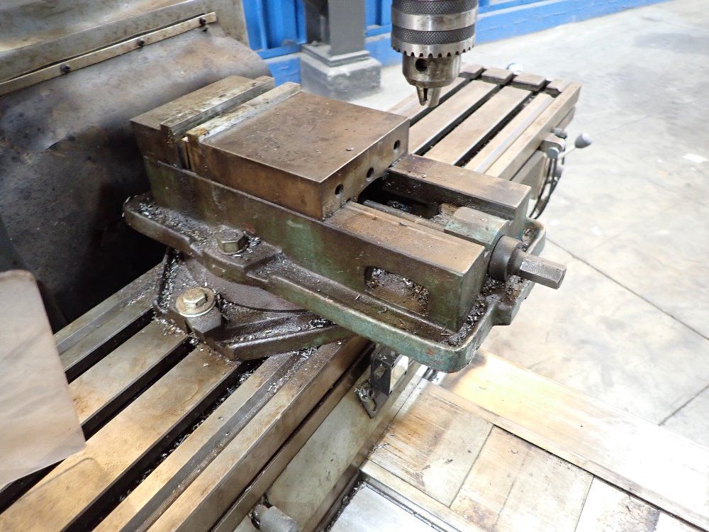 Enco 2.4kw/9.7a Vertical Milling Machine - 100-1598