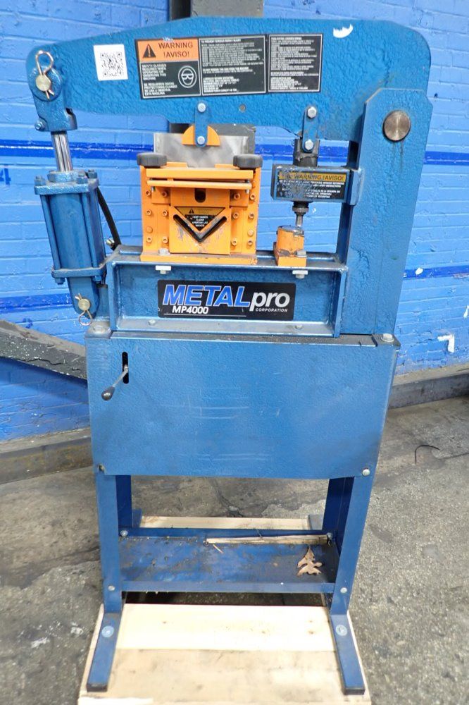 Metal Pro 40 Ton Iron Worker - Metal Pro/mp4000