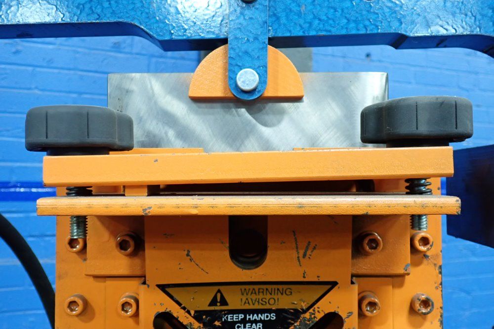 Metal Pro 40 Ton Iron Worker - Metal Pro/mp4000