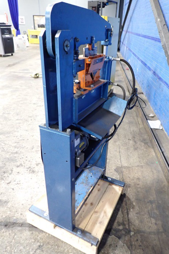 Metal Pro 40 Ton Iron Worker - Metal Pro/mp4000