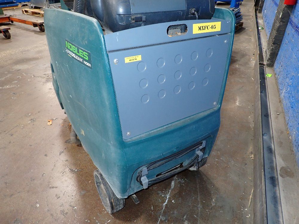 Tennant/nobles 24" Floor Scrubber - Speedgleam/sgr