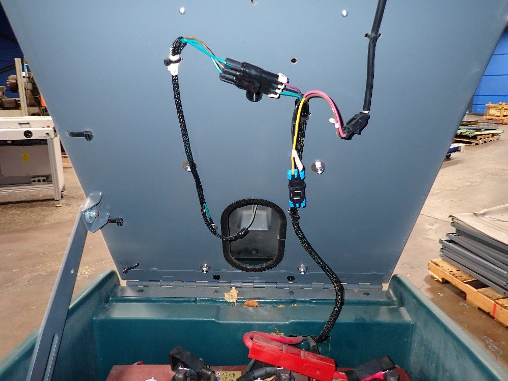 Tennant/nobles 24" Floor Scrubber - Speedgleam/sgr