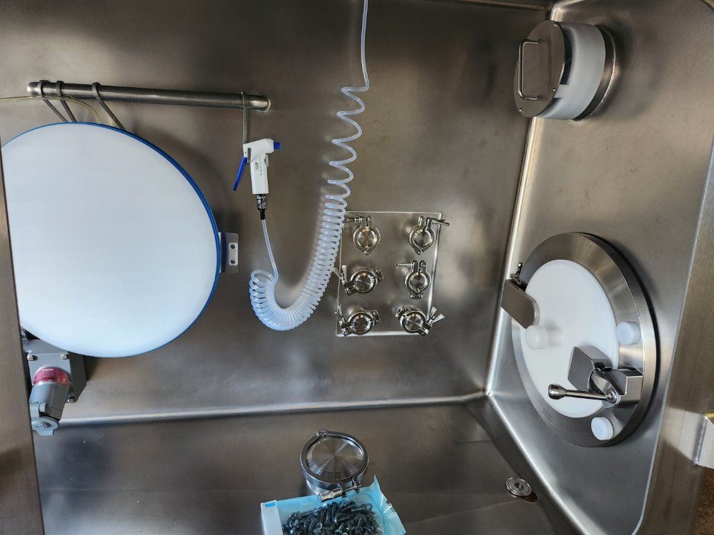 99" Telstar Compounding Isolator, S/s, (6) Glove