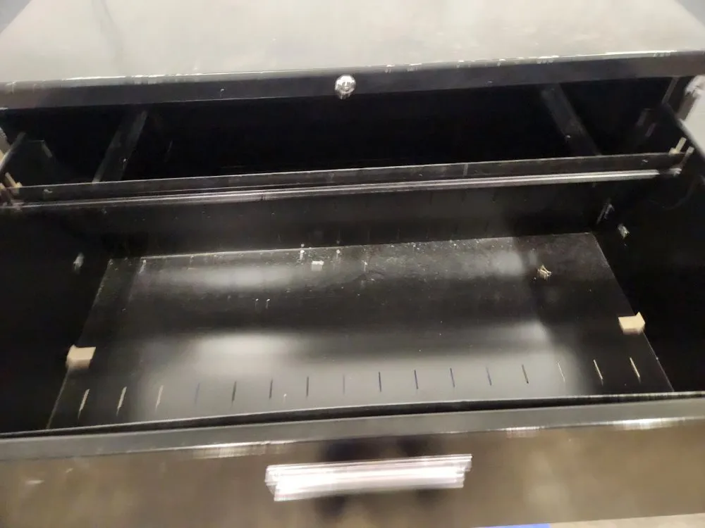 Steel File Cabinet, (4) Drawers